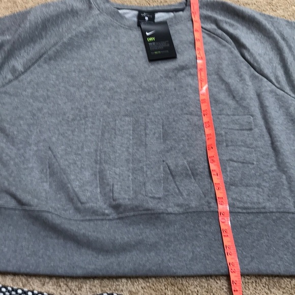 NWT! NIKE Dri Fit grey long sleeve size 1X sweatshirt - Picture 7 of 8
